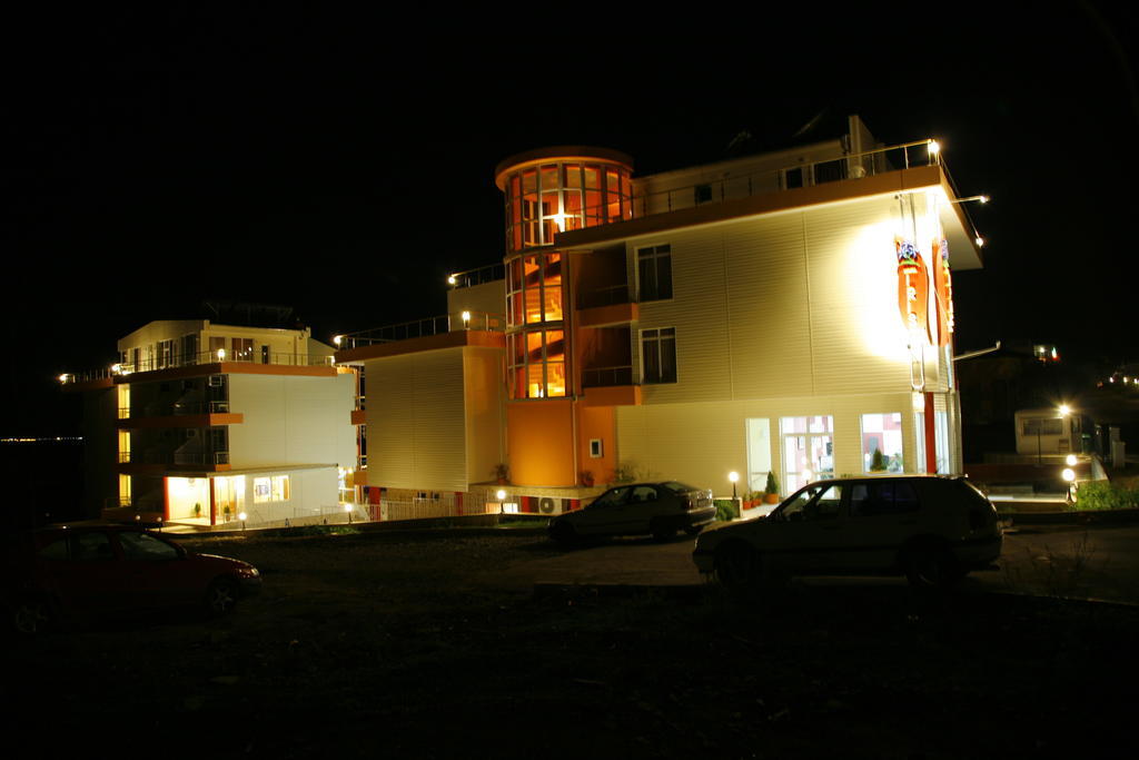 Iris Beach Hotel Sveti Vlas Esterno foto